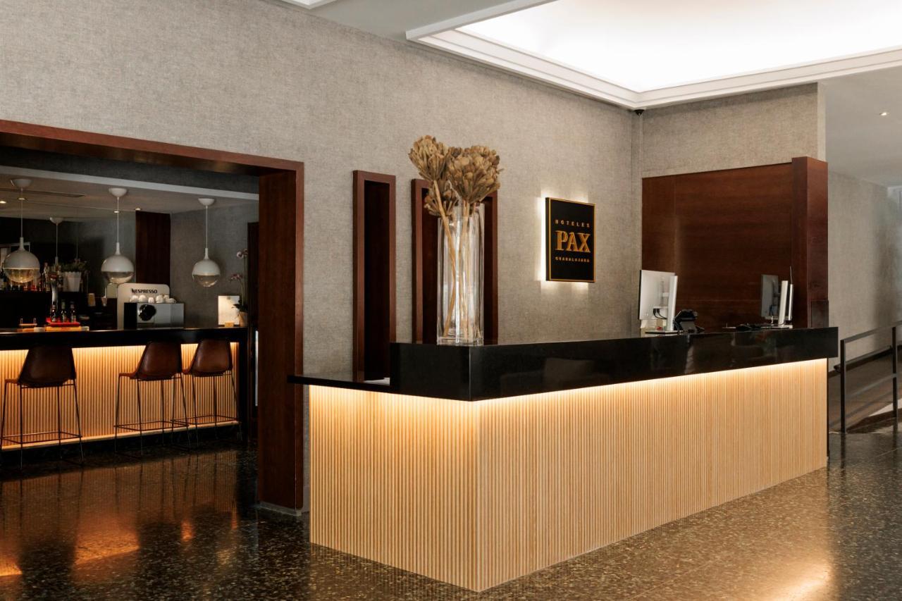 Hotel Pax Гвадалахара Экстерьер фото