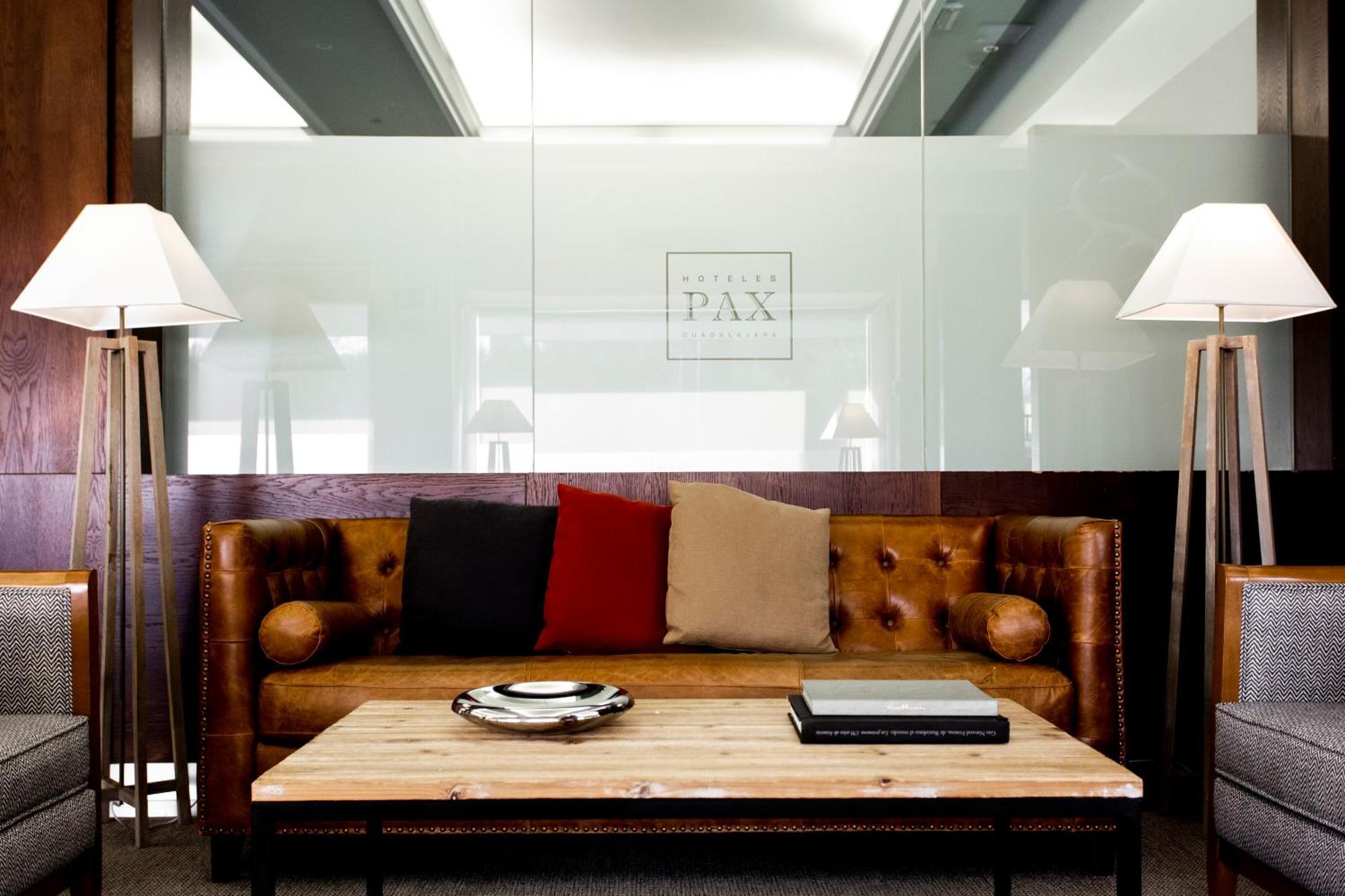 Hotel Pax Гвадалахара Экстерьер фото
