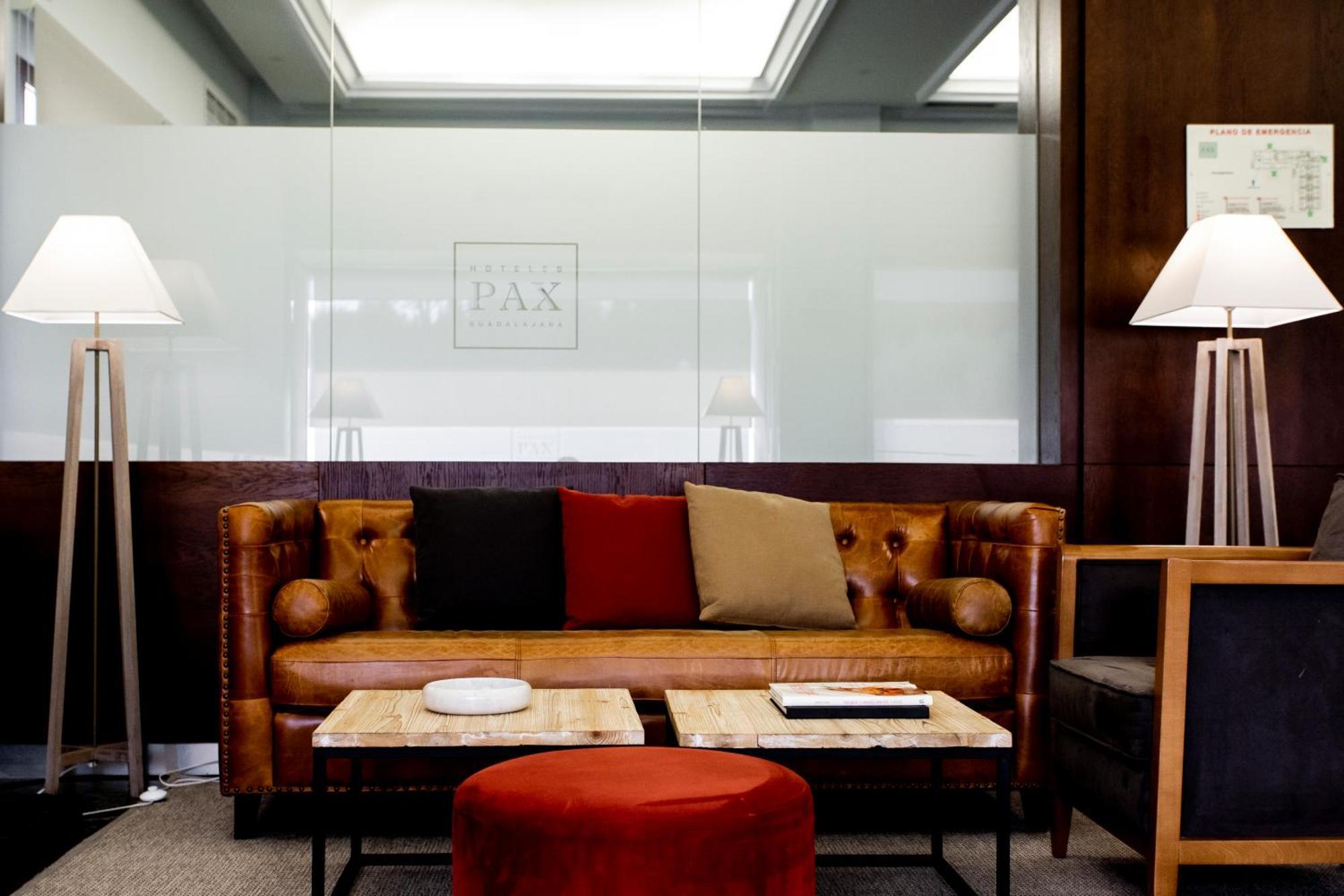 Hotel Pax Гвадалахара Экстерьер фото