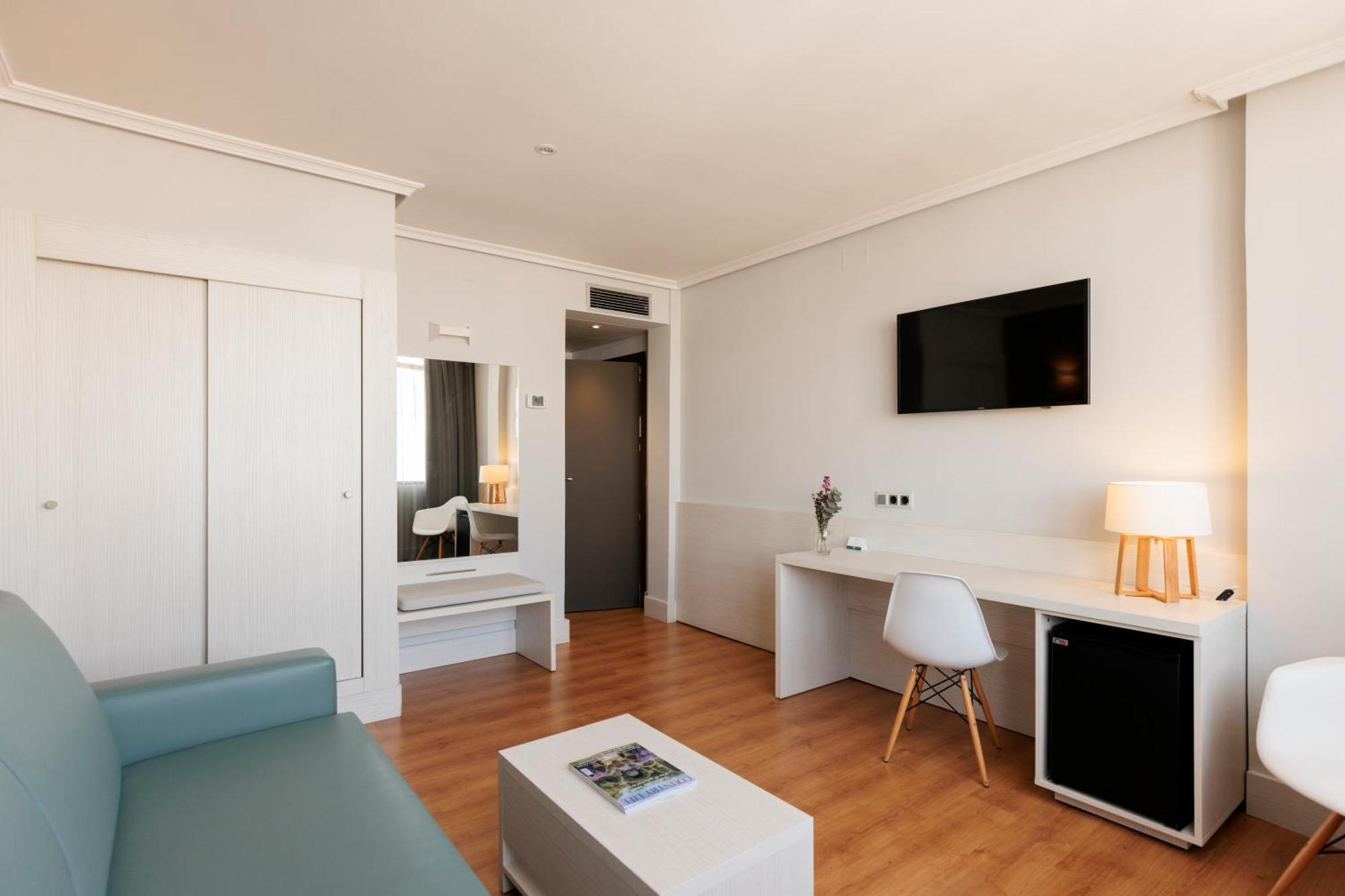 Hotel Pax Гвадалахара Экстерьер фото